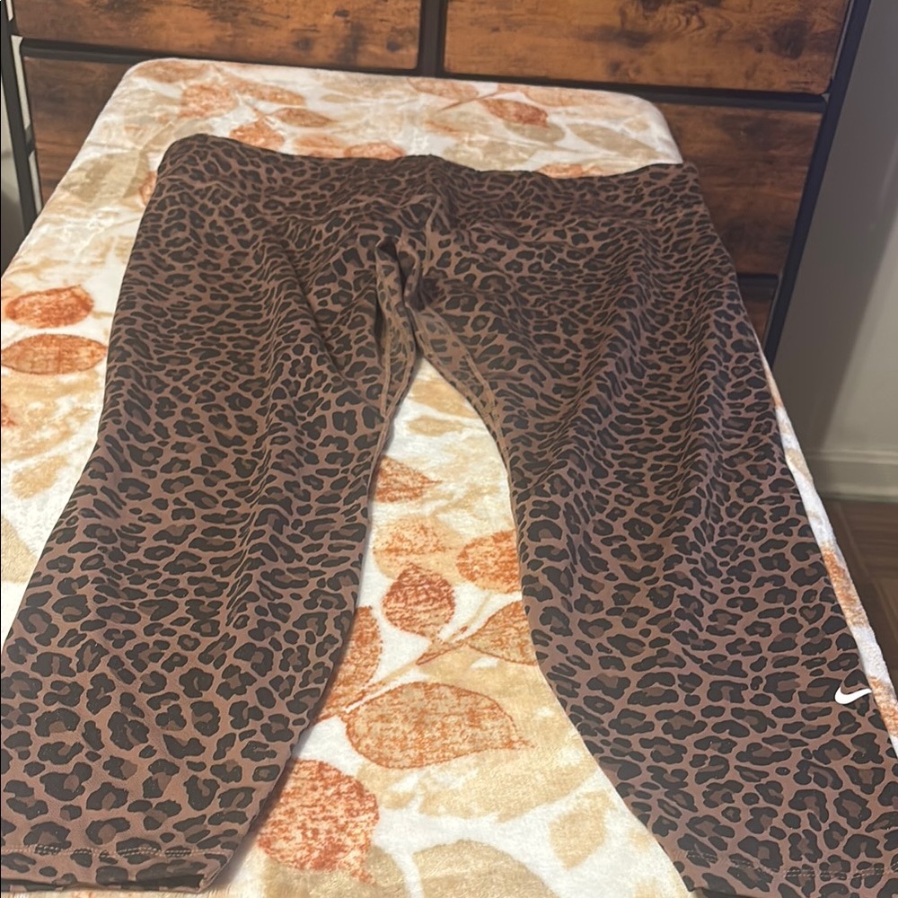 Leopard Print women’s 3x Nike leggings.